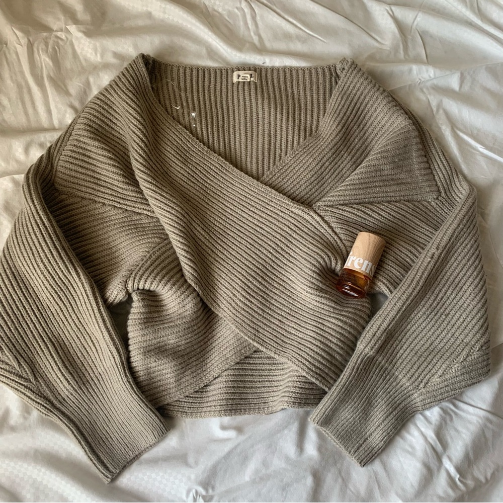 ♡• SOLD!! Pol Sweater | Size S - Picture 1 of 4